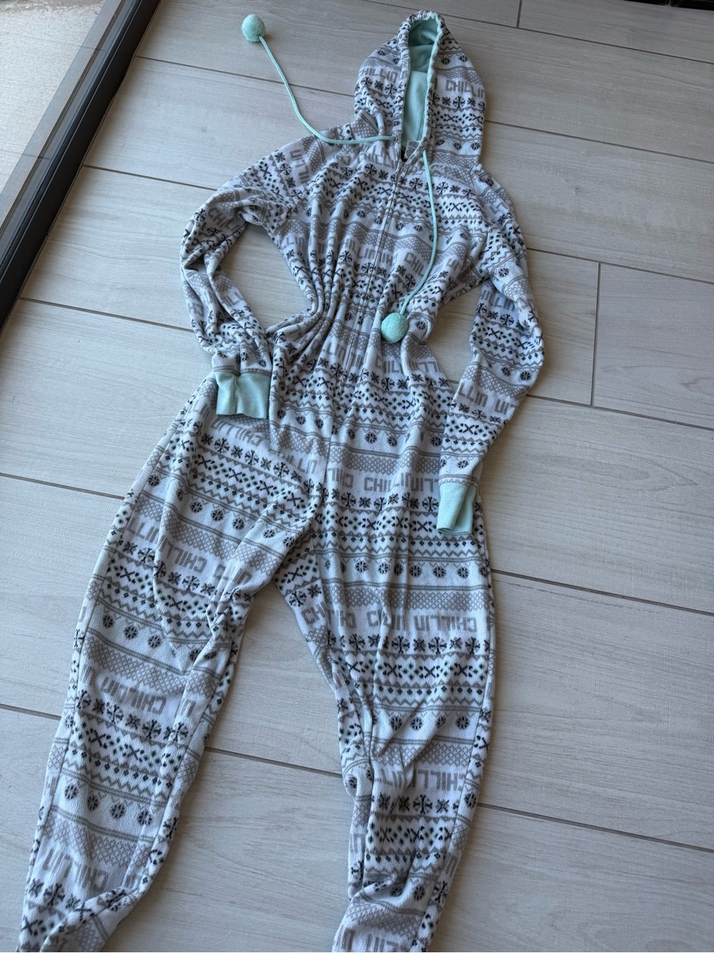 Cozy Patterned Hooded Onesie - Light Gray with Mint Accents